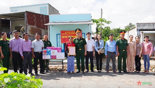 Bình Thuận trao nhà “Tình nghĩa quân - dân” tặng người dân tộc thiểu số đặc biệt khó khăn